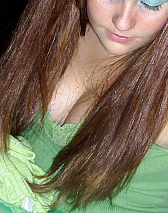 Date this nice looking Brazil girl Marianne from RIO DE JANEIRO B4736