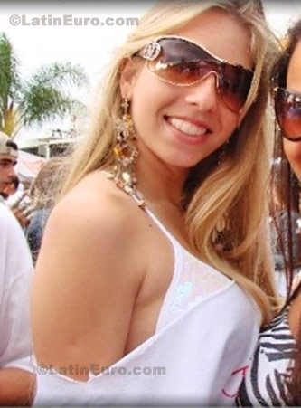 Date this foxy Brazil girl Jesika from Florianopolis B48
