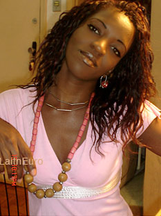 Date this nice looking Brazil girl Carla from RIO DE JANEIRO B4921