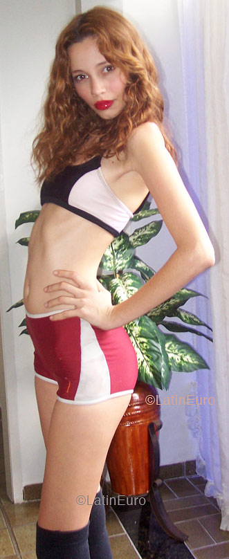 Date this happy Brazil girl Estefanas from JABOATAO DOS GUARARAPES B4927