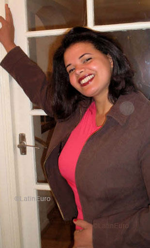 Date this good-looking Brazil girl Maria from  B4975