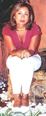 Date this lovely Brazil girl Themis from CURITIBA B4982