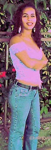 Date this nice looking Brazil girl Fernanda from RIO DE JANEIRO B5155