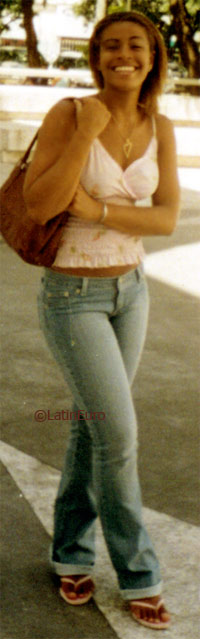 Date this happy Brazil girl Janaina from RECIFE B4033