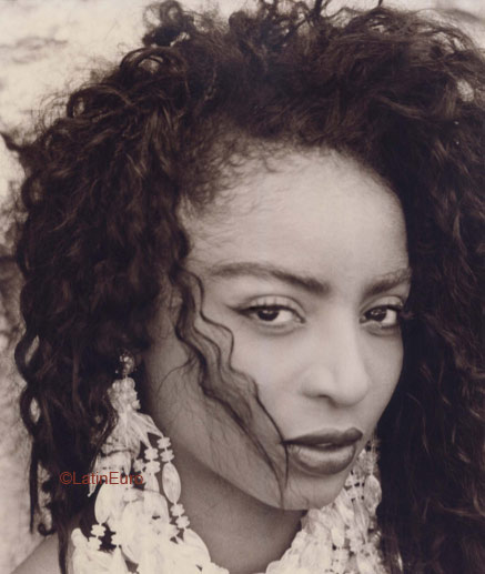 Date this georgeous Brazil girl Kira from SALVADOR B5316