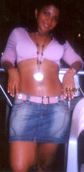 Date this voluptuous Brazil girl Vania from  B1975