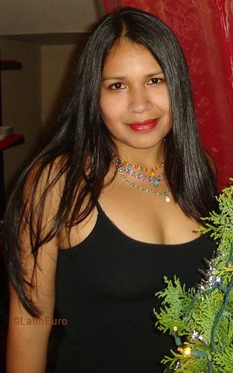 Date this happy Brazil girl Roxana from SAO PAULO B5330