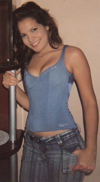 Date this pretty Brazil girl Aline from  B5394