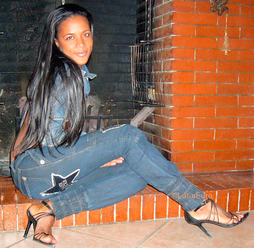 Date this athletic Brazil girl Silvana from SALVADOR B5471