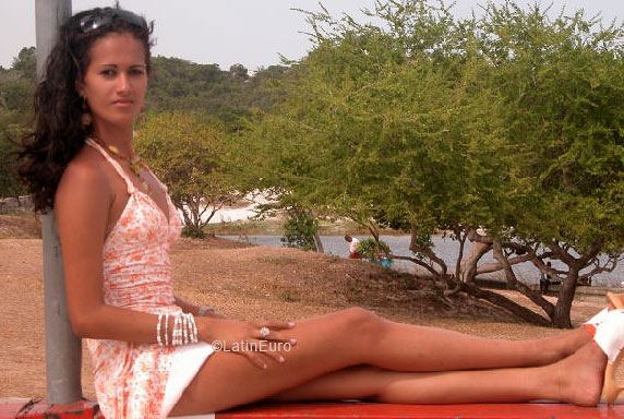 Date this funny Brazil girl Taticlei from SALVADOR B5483