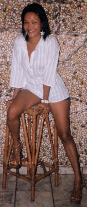 Date this good-looking Brazil girl Gildenir from RIO DE JANEIRO B5505