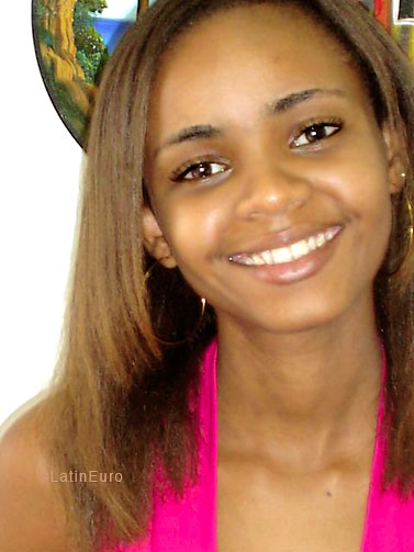 Date this athletic Brazil girl Cris from RIO DE JANEIRO B5650