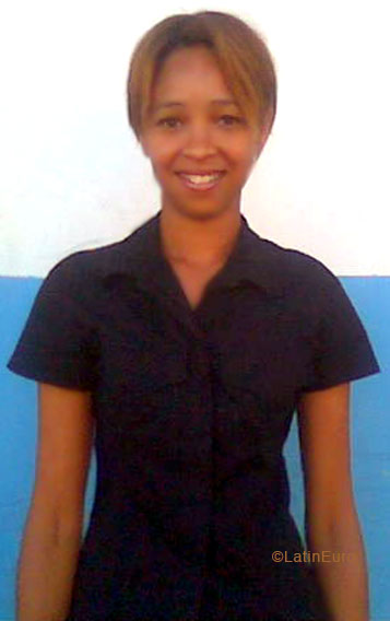 Date this gorgeous Brazil girl Nara from GOVERNADOR MANGABEIRA B5811