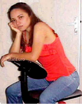 Date this charming Brazil girl Flavia from LAGOA AZUL B5923