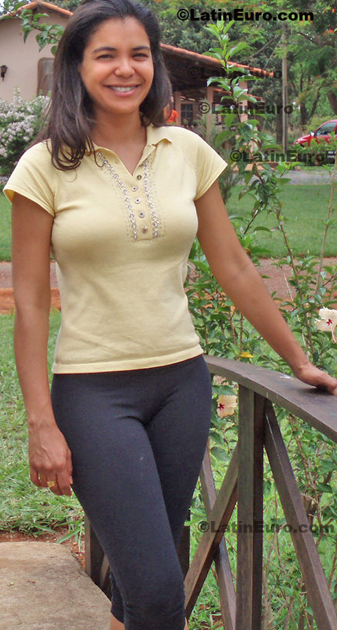 Date this georgeous Brazil girl Tiane from Brasilia B599