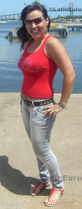 Date this hard body Brazil girl Edilene from Natal B604