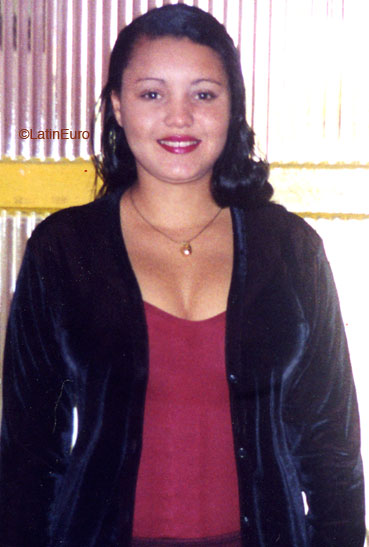 Date this beautiful Brazil girl 27 from ARACAJU B6079