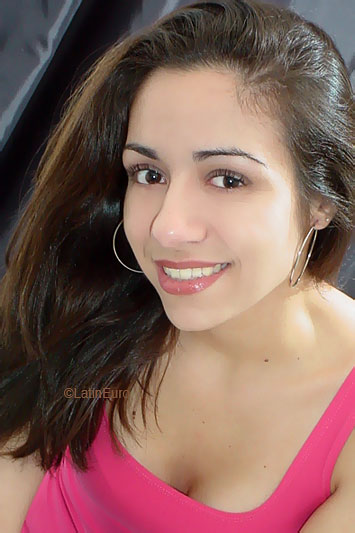 Date this voluptuous Brazil girl Danielle from JOINVILLE B6094