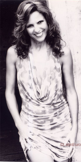 Date this delightful Brazil girl Ester from CASCAVEL B6128