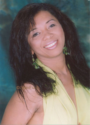 Date this attractive Brazil girl Paula from  B6256