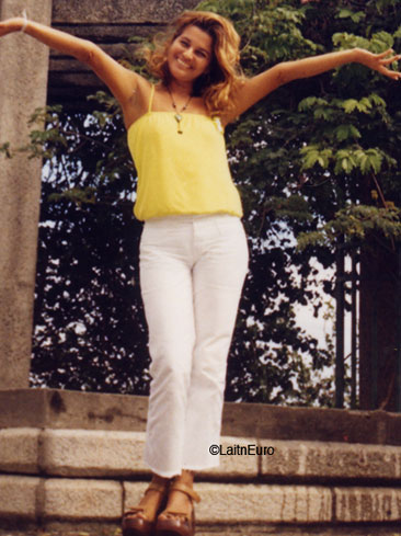 Date this foxy Brazil girl Nailza from SALVADOR B6306