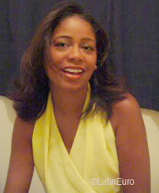 Date this delightful Brazil girl Girlane from BELO HORIZONTE B6320