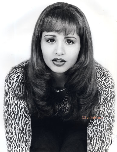 Date this delightful Brazil girl Junielda from JATAI B6359