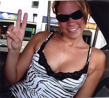 Date this attractive Brazil girl Poliana from RECIFE B6474