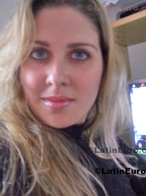 Date this charming Brazil girl Denise from Sao Paulo B657