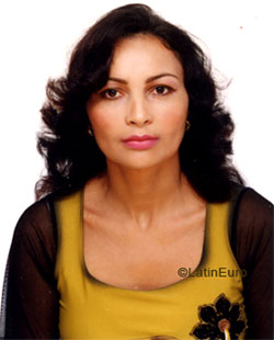 Date this cute Brazil girl Claudia from RECIFE B6704