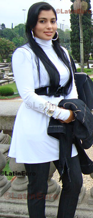 Date this beautiful Brazil girl Daina from Manaus B683