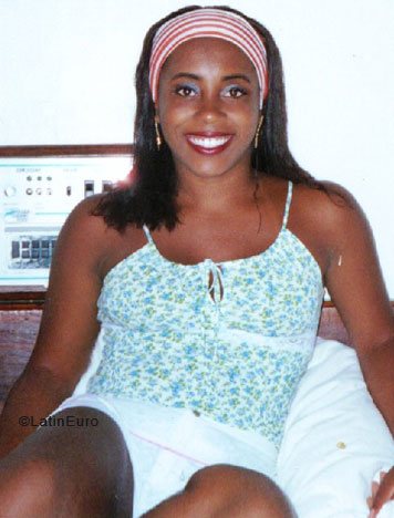 Date this nice looking Brazil girl Flavia from RENASCENCA B6847