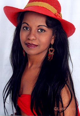Date this gorgeous Brazil girl Eslanya from MACEIO B6912
