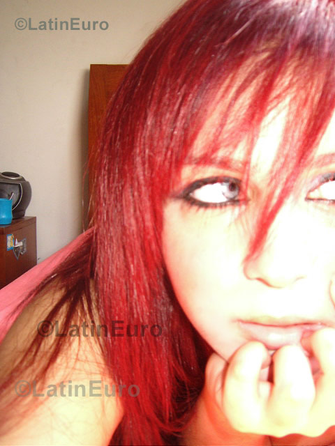 Date this fun Brazil girl Aline from Belo Horoizonte B700