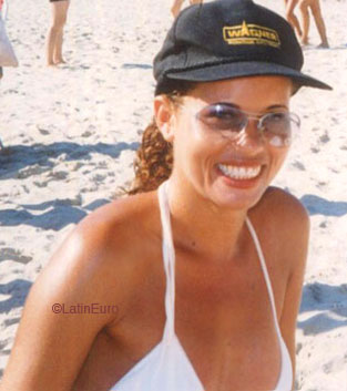 Date this sultry Brazil girl Tania from LONDRINA B7039