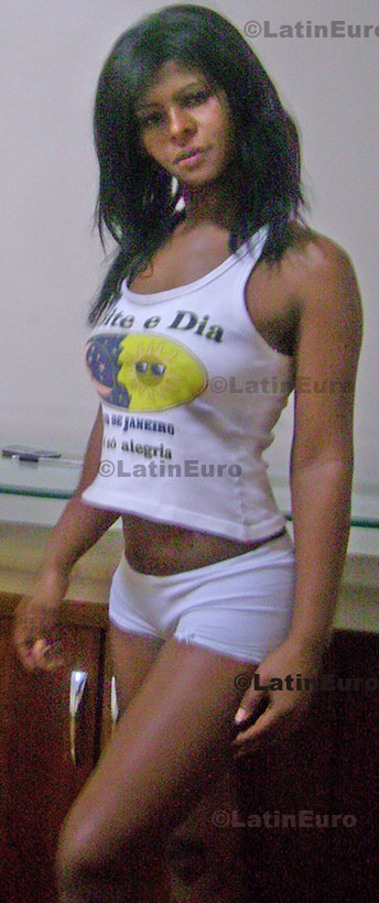 Date this foxy Brazil girl Luciana from Rio De Janeiro B708