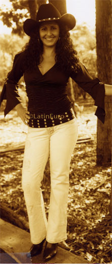 Date this good-looking Brazil girl Geyce from INHUMAS B7099