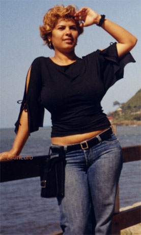 Date this attractive Brazil girl Brigida from SAO VICENTE B7350