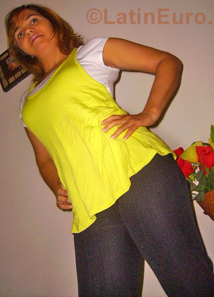 Date this georgeous Brazil girl Cristiane from Serrinha B736
