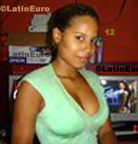 Date this fun Brazil girl Lays from Recife B74