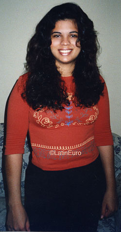 Date this stunning Brazil girl Carol from RIO DE JANEIRO B7576