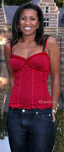 Date this nice looking Brazil girl Edila from SAO PAULO B7582