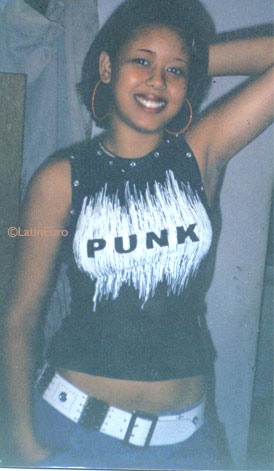 Date this lovely Brazil girl Simone from MACAE B7643