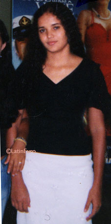 Date this attractive Brazil girl Andreia from MARITUBA B7645