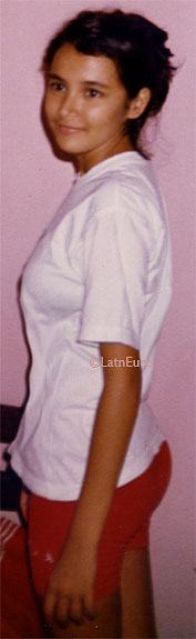 Date this foxy Brazil girl Fernanda from JARDIM DE PIRANHAS B7738