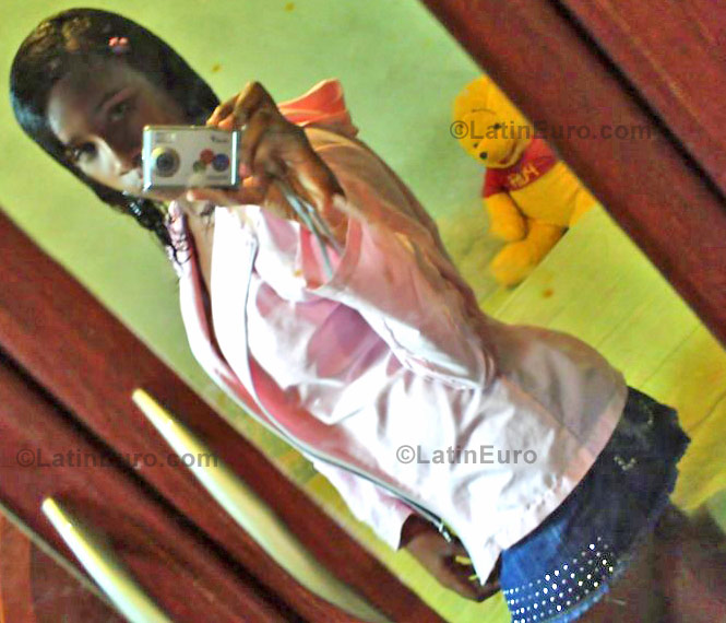 Date this sultry Brazil girl Michele from Rio de Janiero B783