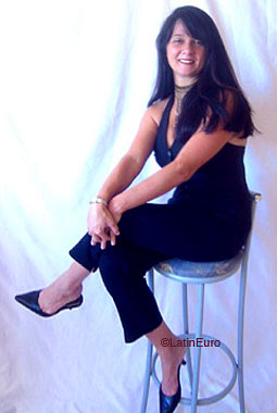 Date this voluptuous Brazil girl Flavia from RECIFE B7873