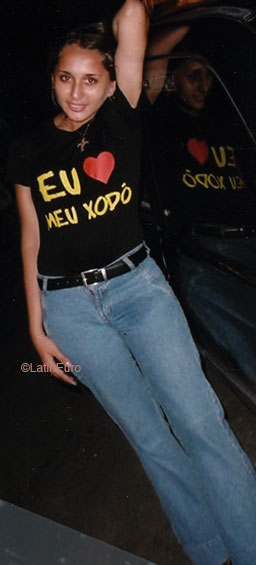 Date this attractive Brazil girl Ellen from MANAUS B7903