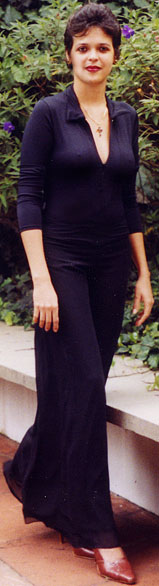 Date this nice looking Brazil girl Renata from SAO PAULO B7909