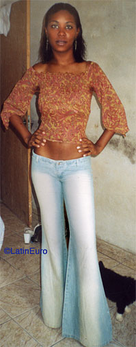 Date this nice looking Brazil girl Gladys from SAO PAULO B7933